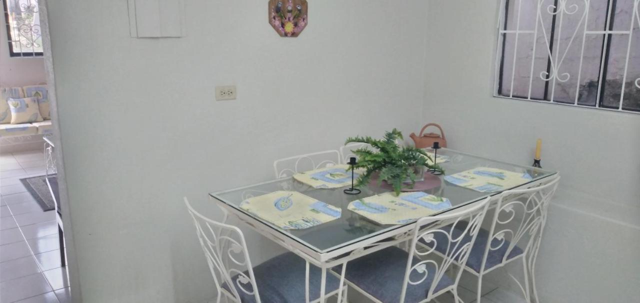 Annwin Annex Apartment Saint James Luaran gambar