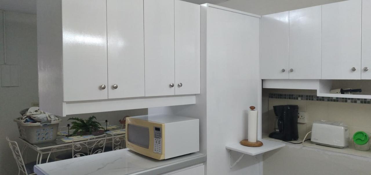 Annwin Annex Apartment Saint James Luaran gambar